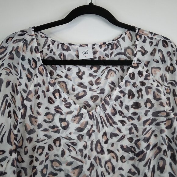 Cabi 5337 Glamour Blouse Off White Leopard Print Top Size L - Picture 3 of 11